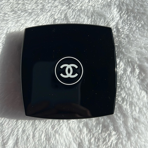 Chanel Les 4 Ombres Eyeshadow Quad (Quadrille #537) - Picture 4 of 9
